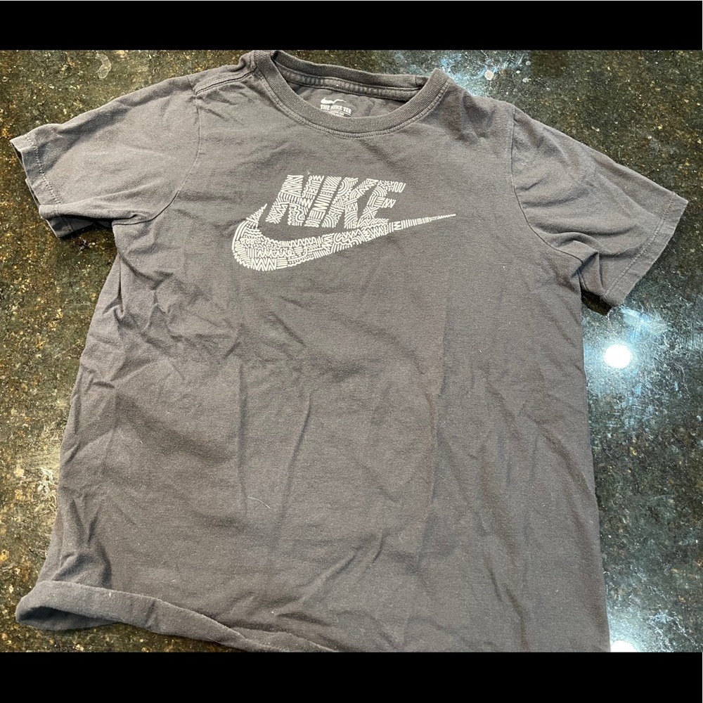 Nike boys short sleeve tee